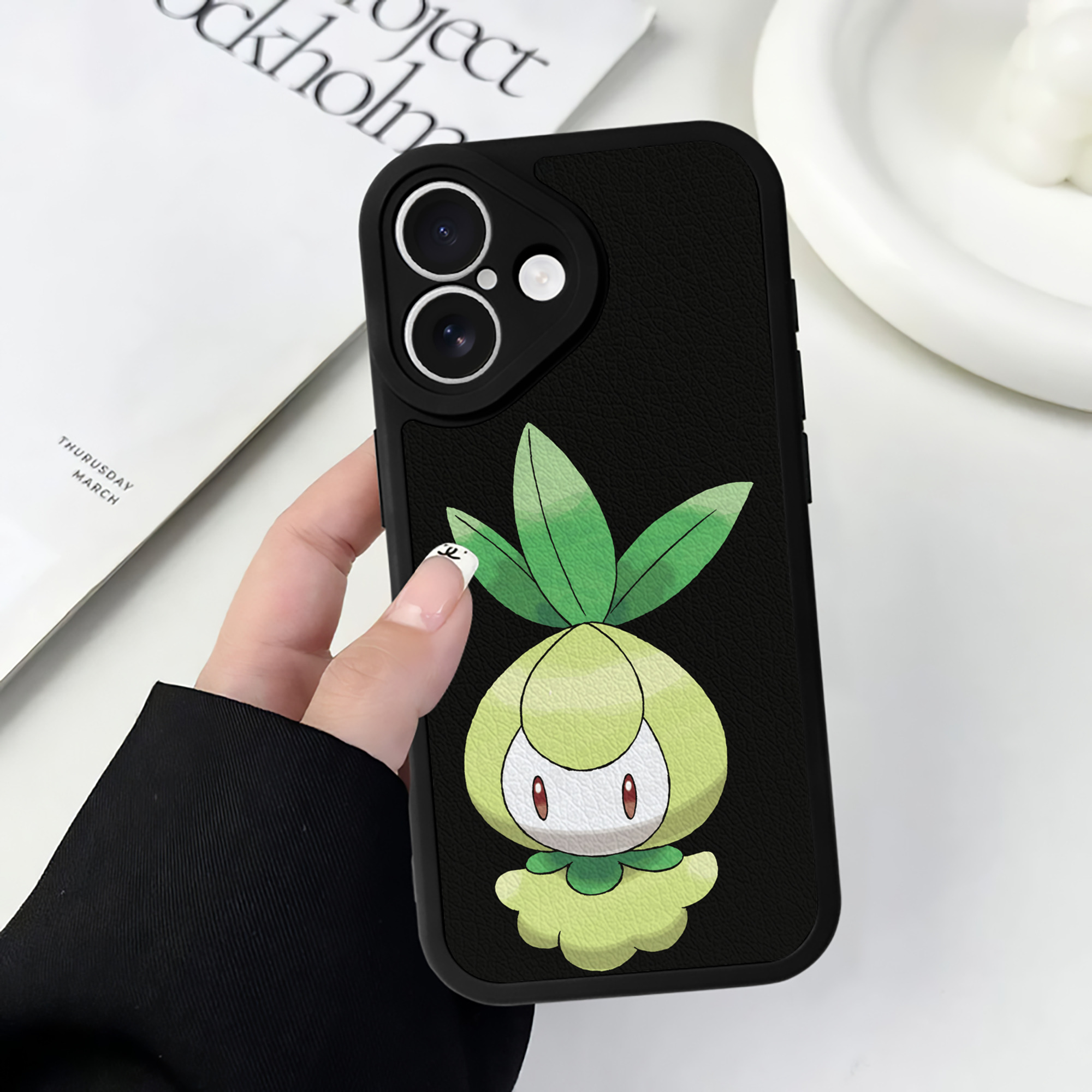 （画像用） ポケットモンスター Pokémon 【iPhone 16シリーズ対応】シリコンスマホケース（レザー調） 材質：シリコン